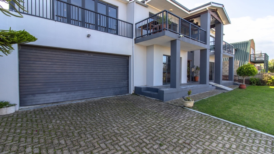 6 Bedroom Property for Sale in Franskraal Western Cape